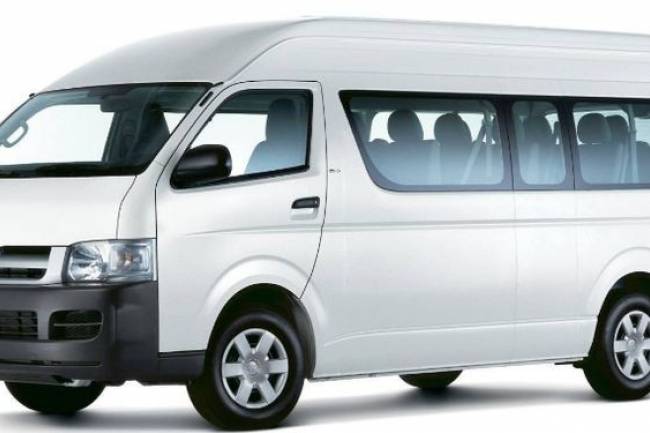 Sewa Hiace Bandung: Antar Jemput Bandara dengan Layanan