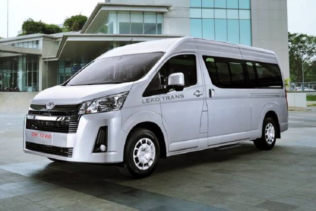 Menikmati Sunset di Tebing Keraton dengan Sewa Hiace Bandung