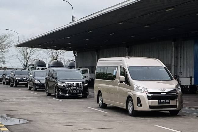 Hiace: Solusi Transportasi untuk Wisata Belanja di Cihampelas