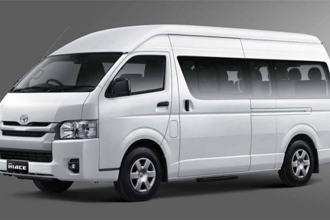 Sewa Mobil Hiace Bandung untuk Perjalanan Bersama Sahabat