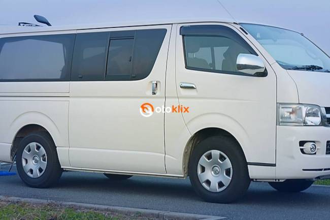 Hiace: Teman Setia untuk Wisata Bandung Tanpa Repot