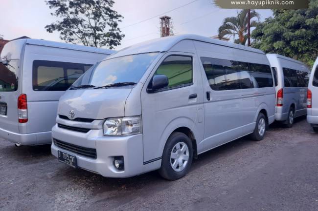Perjalanan Wisata Bandung Tanpa Repot? Pakai Hiace Aja!