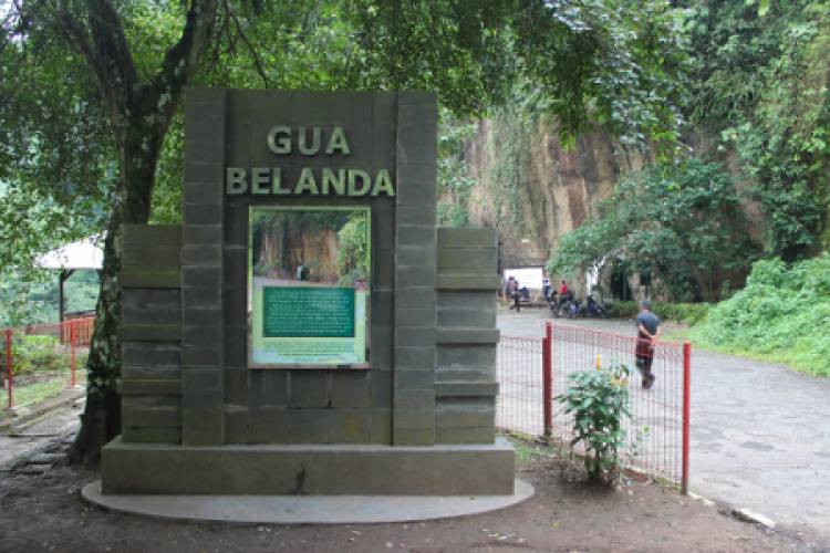 Wisata Sejarah Bandung: Sarana Memupuk Jiwa Patriotis melalui Keluarga