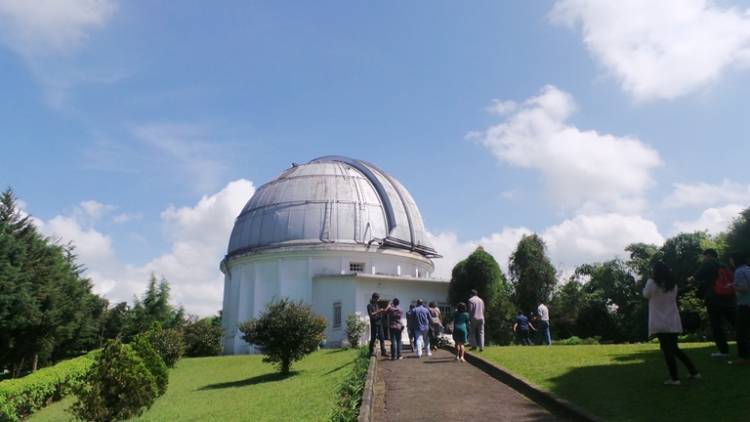 Bosscha Observatory: Melihat Bintang dan Planet di Langit Bandung