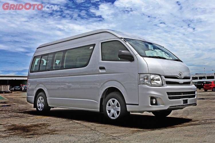 Sewa Hiace untuk Wisata Sejarah di Gedung Sate Bandung