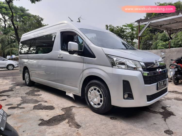 Liburan Bersama Teman ke Trans Studio Bandung dengan Hiace