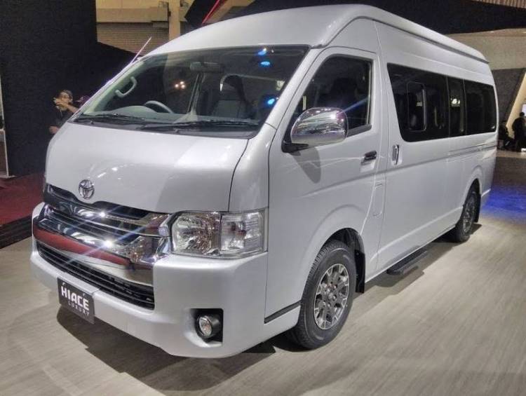 Wisata Petualangan ke De Ranch Lembang? Gunakan Hiace