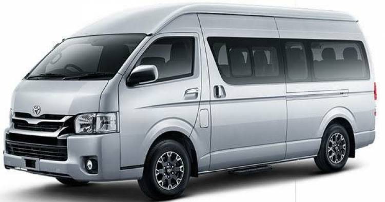 Penyewa Mobil Hiace Pertama Kali? Ini 6 Hal yang Perlu Anda Tahu