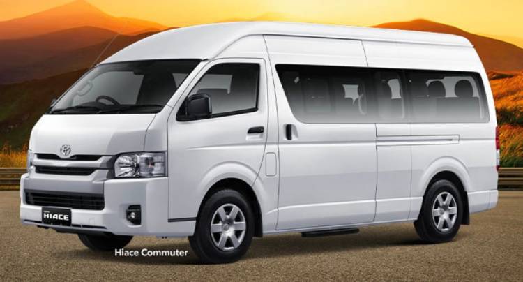 Jalan-Jalan di Bandung? Sewa Hiace Aja, Lebih Praktis!