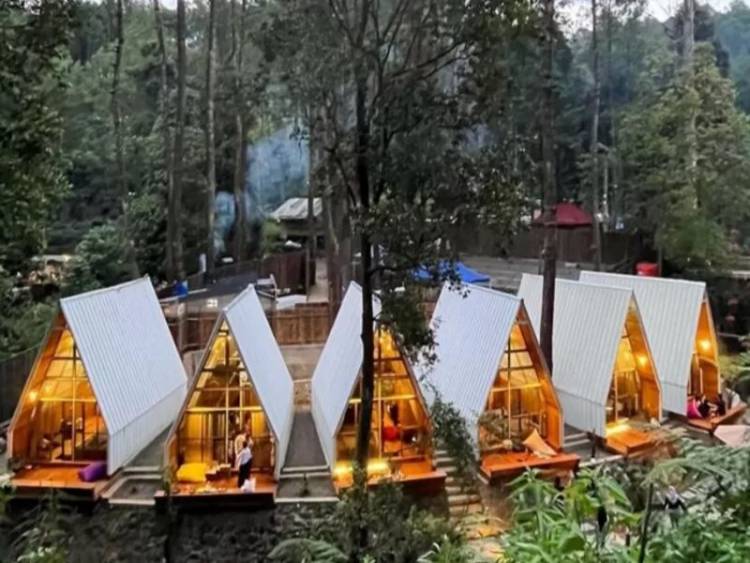 Glamping Lakeside Rancabali: Nyaman Bersama Keluarga dengan Hiace